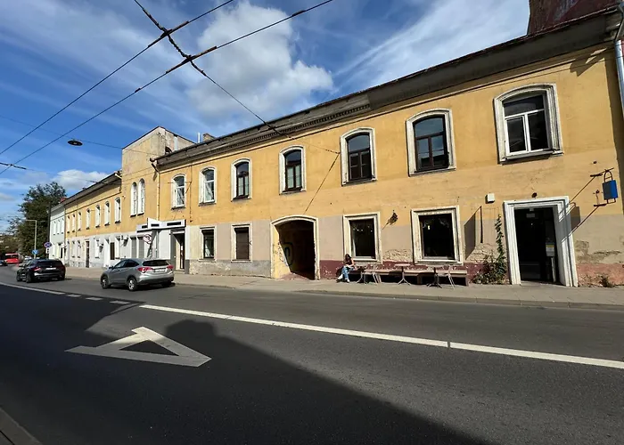 Stylish & Cozy Old Town Den - Near Choral Synagogue Apartmán *