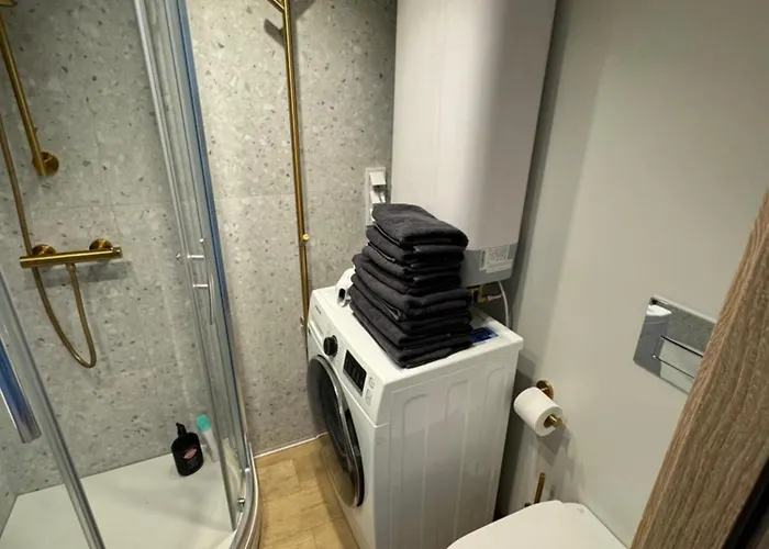 Stylish & Cozy Old Town Den - Near Choral Synagogue *