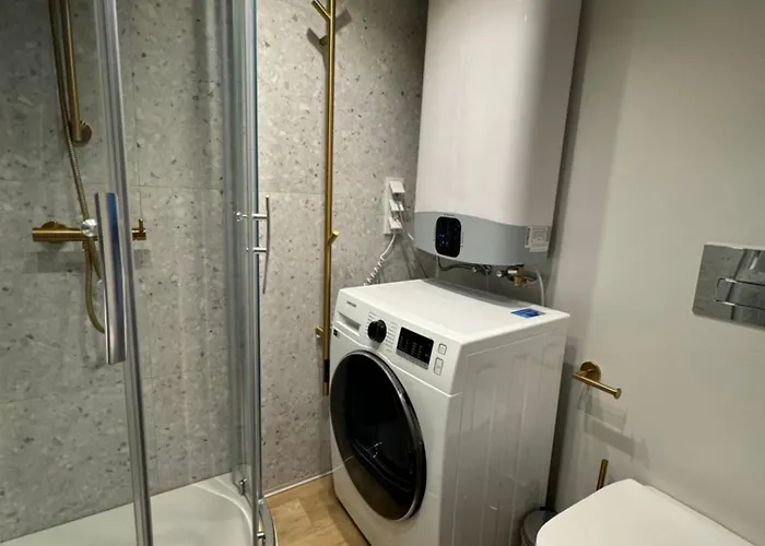 Stylish & Cozy Old Town Den - Near Choral Synagogue Apartment *